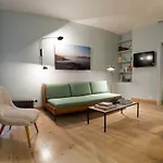 Contemporary Saint Sauveur One Bedroom Apartment